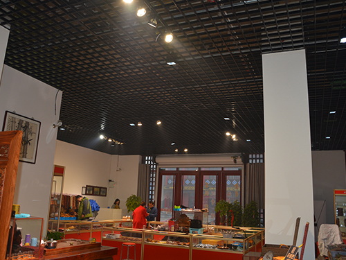 ���̰���